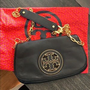 Tory Burch Amanda Logo Clutch